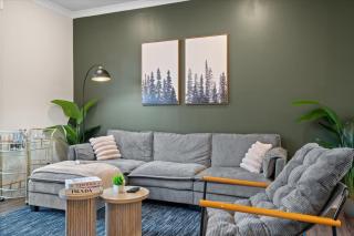 Luxurious King 3BR Townhouse Mins to Uptown CLT! - Charlotte - 1