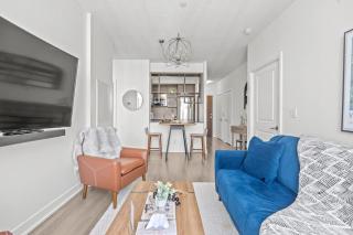 Gorgeous 2BR Suite near Airport and Downtown Toronto - 5