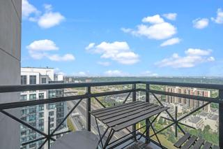 Gorgeous 2BR Suite near Airport and Downtown Toronto - 9