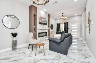 Houston's Marble Gem Near NRG & Medical Center - 2