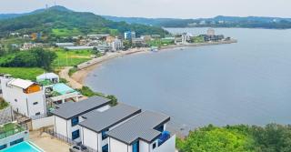 Ongjin Guardians Pool Villa - 8