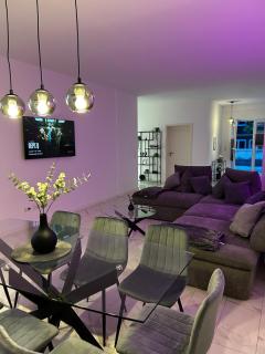 Superior XL - 110qm - 9 Personen Central Rooftop - 20 min to Hamburg - Elmshorn - 9