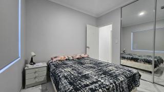 Stay in Newly build 3 bedrooms 2 bathrooms house - Perth - 5