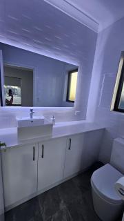 Stay in Newly build 3 bedrooms 2 bathrooms house - Perth - 4