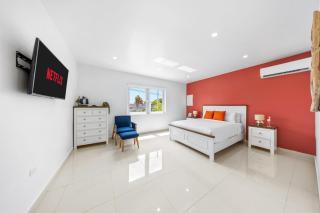 LUX 3BR and 2BA Villa with Pool Mango Villa by Bocobay - Palm-Eagle Beach - 1