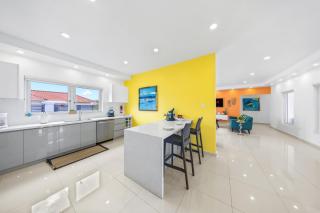 LUX 3BR and 2BA Villa with Pool Mango Villa by Bocobay - Palm-Eagle Beach - 2