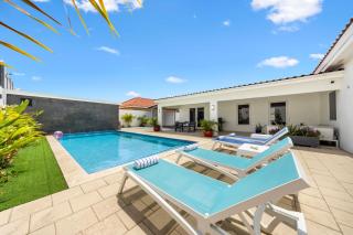 LUX 3BR and 2BA Villa with Pool Mango Villa by Bocobay - Palm-Eagle Beach - 0