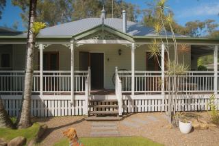 Stunning Modern Queenslander, steps to Lake - Weyba Downs - 1