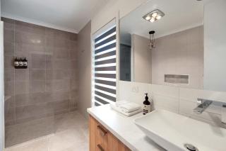 Mandel on High - Echuca Holiday Homes - 2