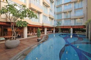Bedrock Hotel Kuta - Kuta - 3
