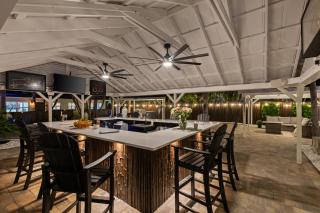 Coconut Grove Resort Oasis - Clearwater Beach - 3