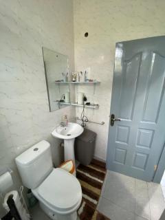 K-Rose Guesthouse and Travel Lodge - Accra - 3