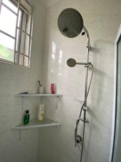 K-Rose Guesthouse and Travel Lodge - Accra - 1