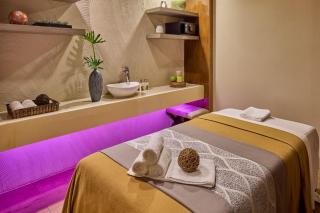 Poolside Escape Near Boracay's Iconic Keyhole - 8