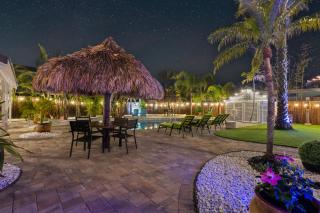 Coconut Grove Resort Oasis - Clearwater Beach - 1