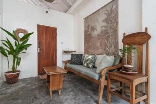 European-Inspired Villa Near Beach & Dining - Gili Trawangan - 0