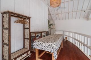 European-Inspired Villa Near Beach & Dining - Gili Trawangan - 4