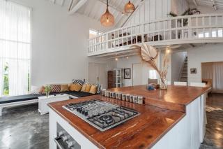 European-Inspired Villa Near Beach & Dining - Gili Trawangan - 1