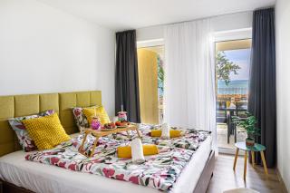 Karolina Lakefront Residence with Private Garden - Siófok - 2