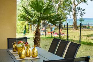 Karolina Lakefront Residence with Private Garden - Siófok - 7
