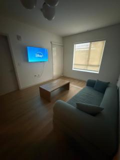1BR w Patio in Hollywood!! - Los Angeles - 3