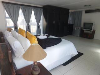 NEW LODGE - Universitas - Bloemfontein - 7