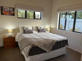 Spa, mountain views & a gas fireplace - Ohakune - 4
