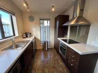Spa, mountain views & a gas fireplace - Ohakune - 6