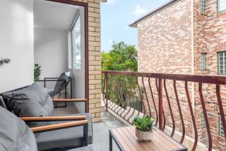 Spacious 1BR Near Hospital, QUT and CBD with Parking! - Brisbane - 6
