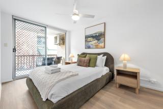 Spacious 1BR Near Hospital, QUT and CBD with Parking! - 8