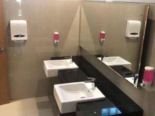 InnBox Capsule Hotel - 6