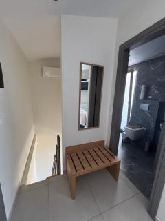 9 DOORS - Peraia - 9