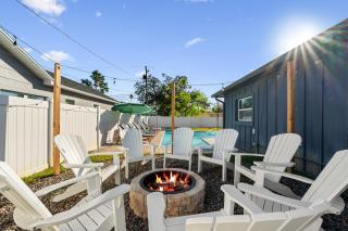Heated Pool BBQ Fire Pit Mini Golf Outdoor Bowling - Clearwater - 2