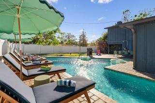 Heated Pool BBQ Fire Pit Mini Golf Outdoor Bowling - Clearwater - 6