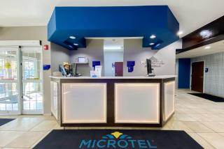 Microtel Inn & Suites by Wyndham Columbia - Columbia - 5