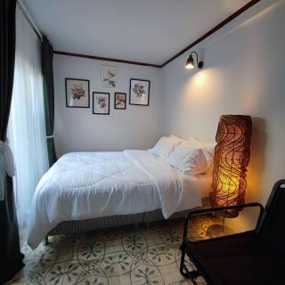 Non House Bangkok บ้านนอนโฮสเทล - 7