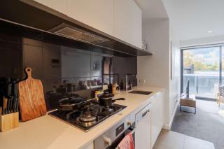 Cozy 1BR Apt Walk to Swinburne & Glenferrie Rd - 7