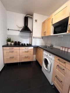 Bright and cozy 34m apartment near metro M2 and tram - 8