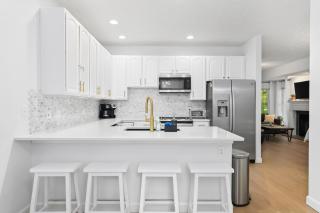 Gorogeous Chic 2BDR Renovated Home near Downtown Sleeps 6 843 - Traverse City - 5