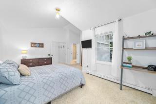 Gorogeous Chic 2BDR Renovated Home near Downtown Sleeps 6 843 - Traverse City - 2