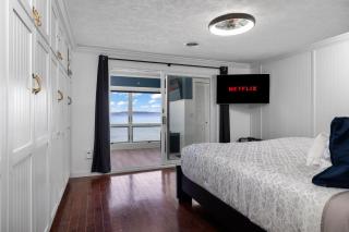 Stunning Newly Renovated Modern Beach House - 7633 - Cedar - 7
