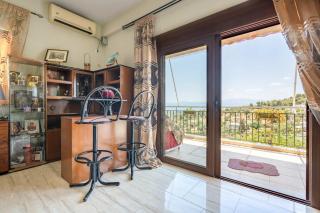 Peaceful Hilltop Apartment with Balcony & Sea View - Eretria - 1
