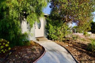 30 PCT OFF! Malibu Charming Suite, Ocean View, King Bed - Malibu - 9