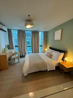 Modern Nordic 1BR Big Queen Bed Uptown BGC - Manila - 5