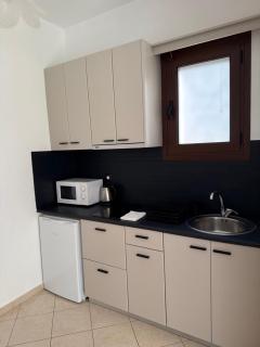 Sifakis House - 4