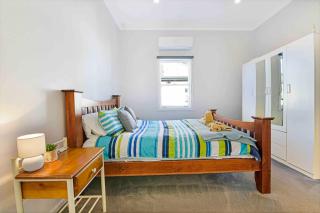 Cottage on Lords - Orange - 3
