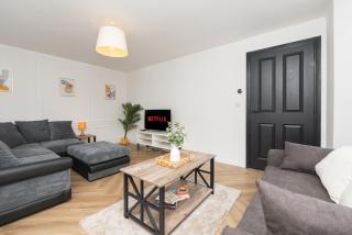 Large Modern Home, Free Parking, Families and Contractors Welcome - Bristol - 7