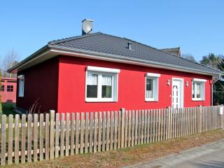 rotes Ferienhaus im Fischerdorf - Freest - 8