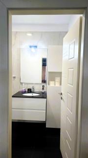 Modern & Bright Studio Apartment - Tirana - 4