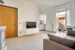 Bright and comfortable flat Solari area - Milan - 8